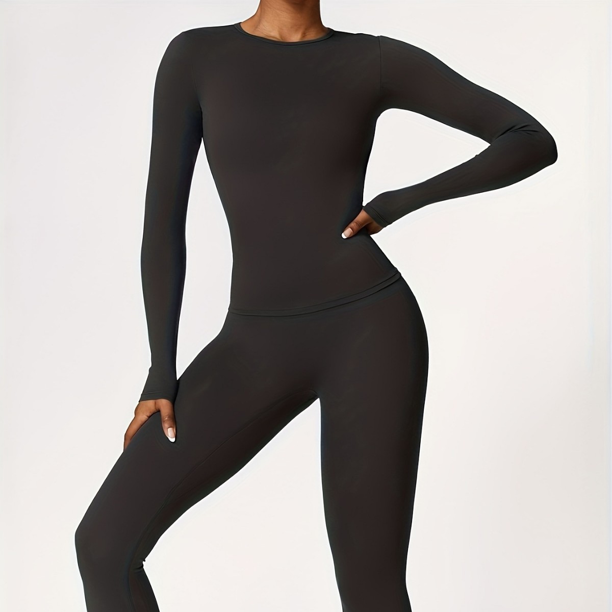 Yoga & Fitness Classes By Niharika Zirakpur Reviews - Combinaison de yoga moulante à manches