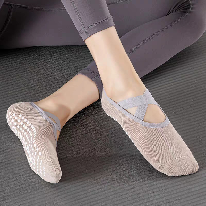 Chaussettes de yoga profession - Yoga & Fitness Classes By Niharika Zirakpur Reviews avis et prix